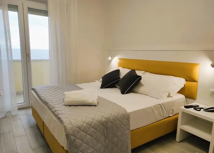 Hotel Gran San Bernardo - Riccione - Fronte Mare Con Cucina
